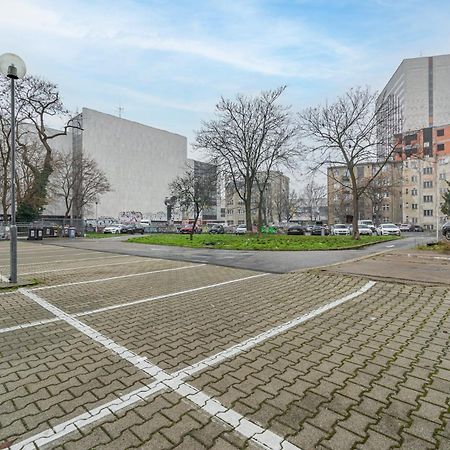 Natural-Style Apartment In The Centre Of ブラチスラヴァ エクステリア 写真