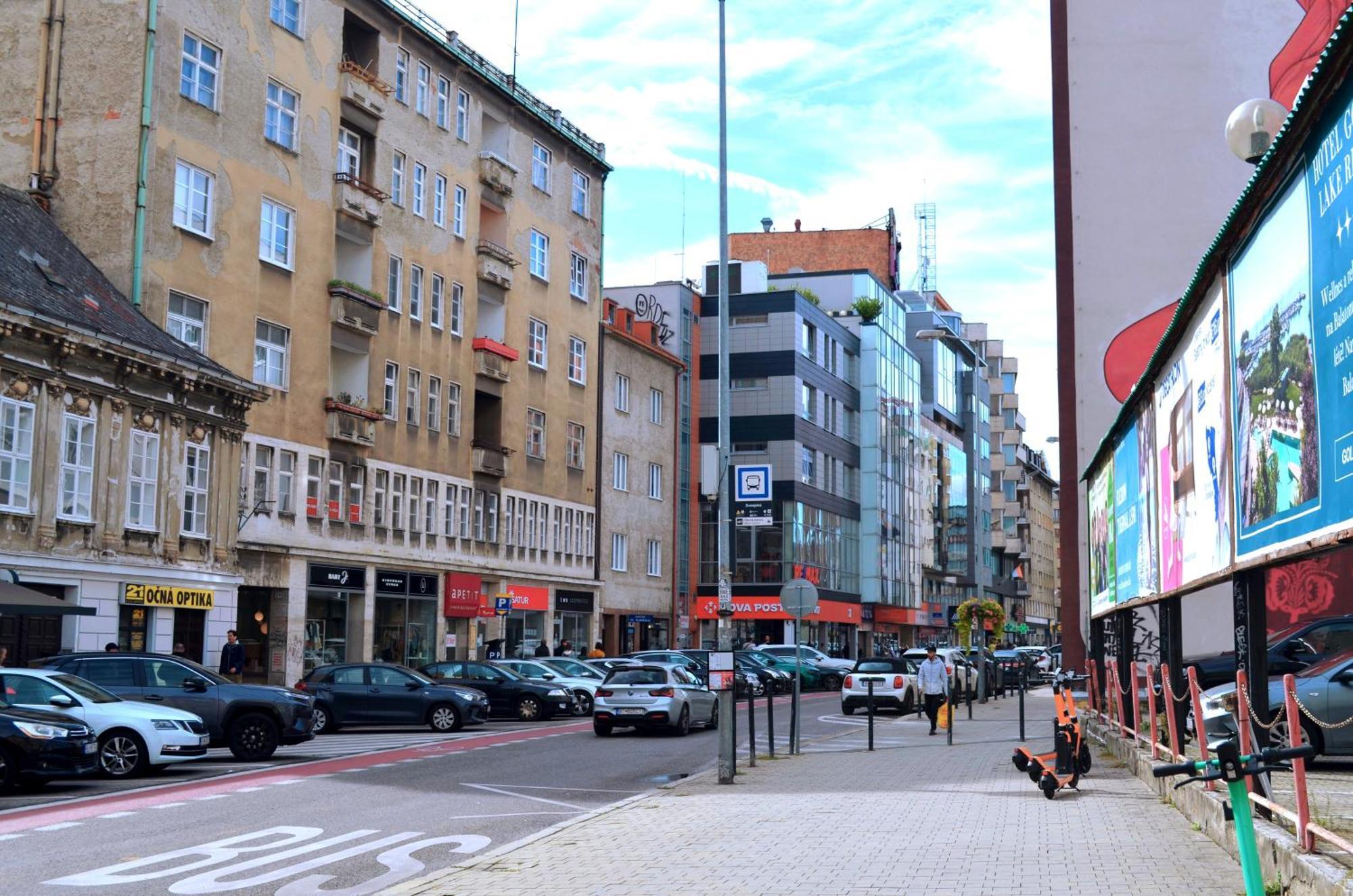 Natural-Style Apartment In The Centre Of ブラチスラヴァ エクステリア 写真