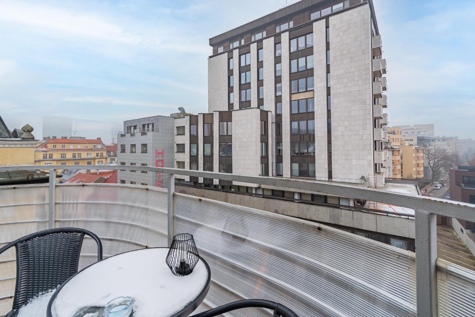 Natural-Style Apartment In The Centre Of ブラチスラヴァ エクステリア 写真