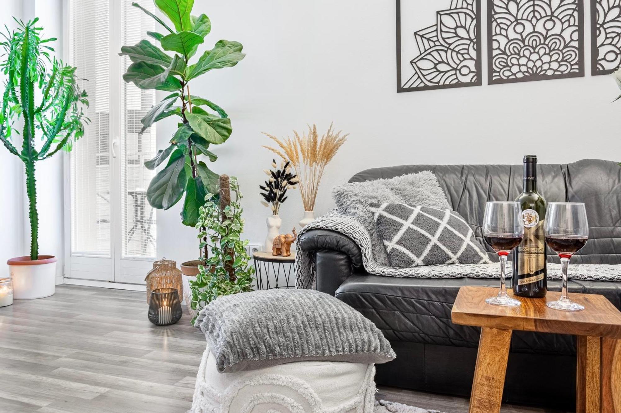Natural-Style Apartment In The Centre Of ブラチスラヴァ エクステリア 写真