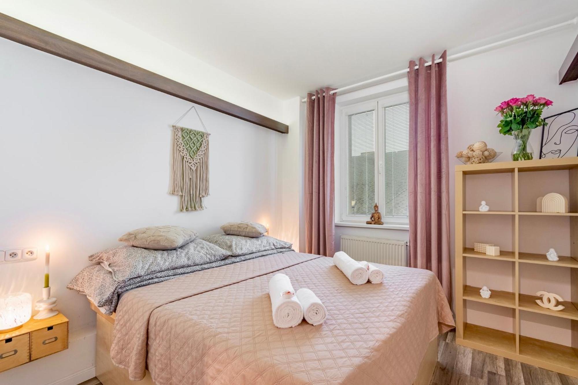 Natural-Style Apartment In The Centre Of ブラチスラヴァ エクステリア 写真
