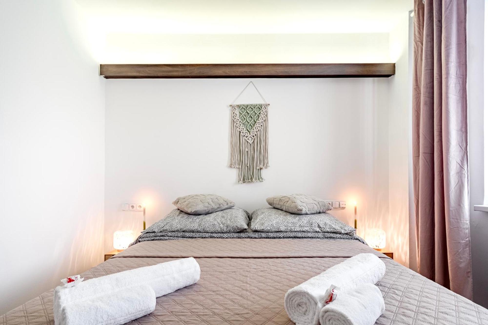 Natural-Style Apartment In The Centre Of ブラチスラヴァ エクステリア 写真